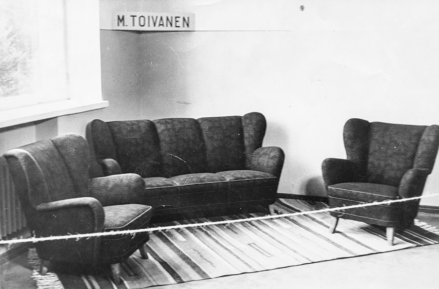 Ukin sohvakalusto maatalousnäyttelyssä 1953 Suonenjoella