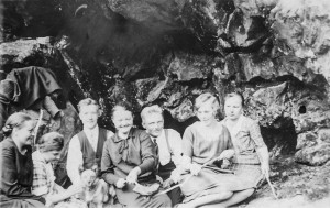 Repovuoren luolan vanhat valokuvat, Tuppurinmäki, Leppävirta