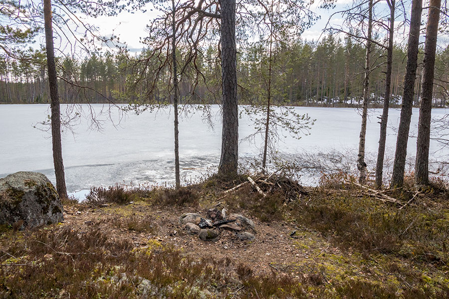 Nurkka-Saarinen, Tihusniemi