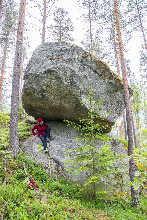 Kummakivi, Tihusniemi