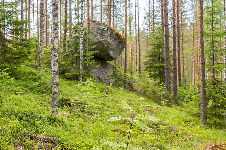 Kummakivi, Tihusniemi