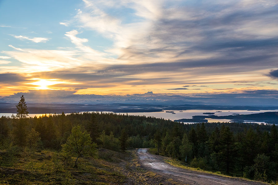 Tuulispäät, Inari