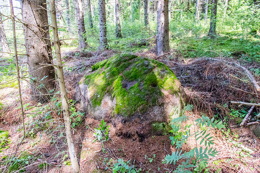 Valkkilan uhrikivi, Varparanta