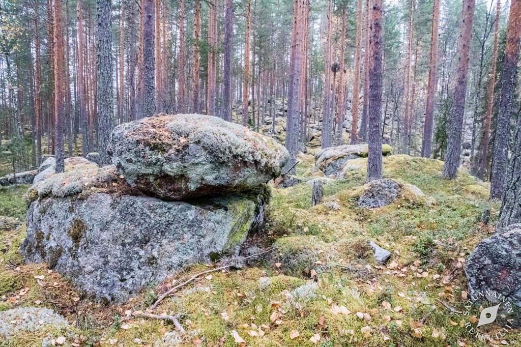 Kivi kiven päällä, Leväniemi, Jäppilä