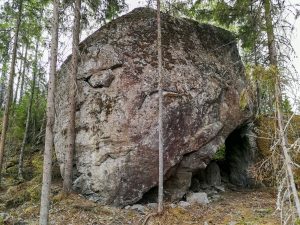 Tynnyrikivi – Leppävirran suurin luola Kotalahdessa